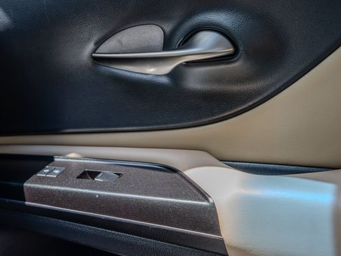 Used 2019 Lexus ES 350 w/ Premium Package FWD image 23