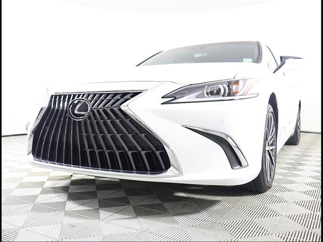 Certified 2025 Lexus ES 350 w/ Premium Package FWD image 2