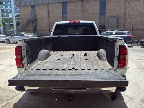 Used 2018 Chevrolet Silverado 3500 W/T w/ WT Convenience Package AWD/4WD image 9