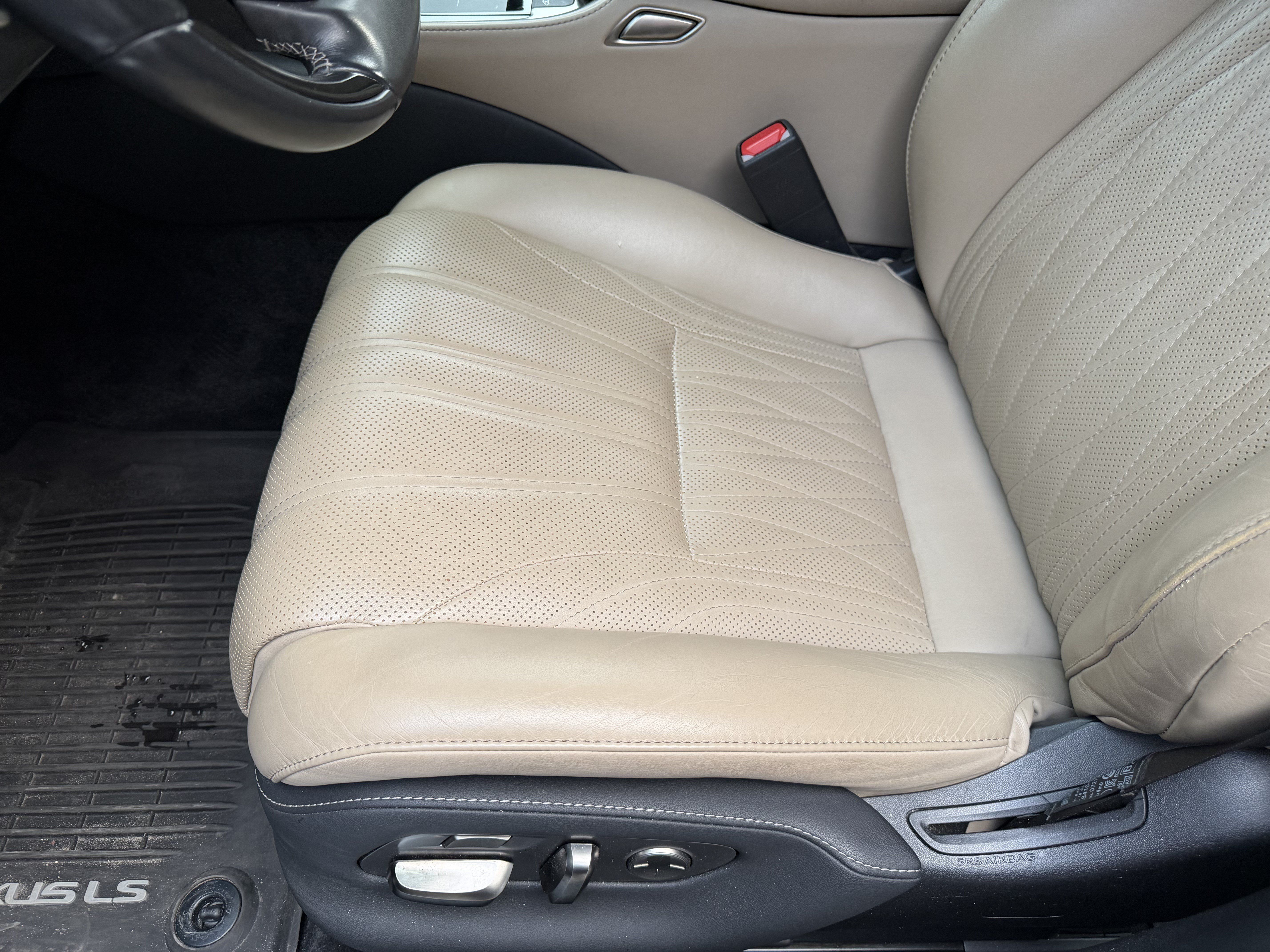 Used 2022 Lexus LS 500 w/ Interior Upgrade Package RWD image 17