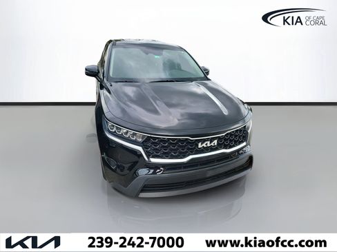 Used 2023 Kia Sorento LX FWD image 2