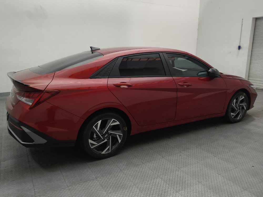 Used 2025 Hyundai Elantra SEL w/ Cargo Package FWD image 10