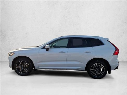 Used 2021 Volvo XC60 T5 Momentum w/ Premium Package image 8