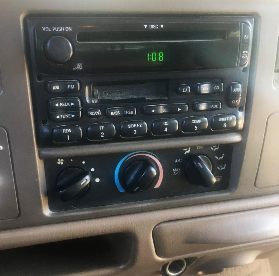 Used 2001 Ford F250 Lariat RWD image 23