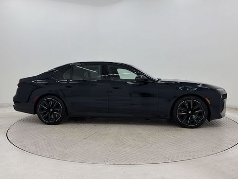 Used 2025 BMW 760i xDrive w/ Executive Package AWD/4WD image 8