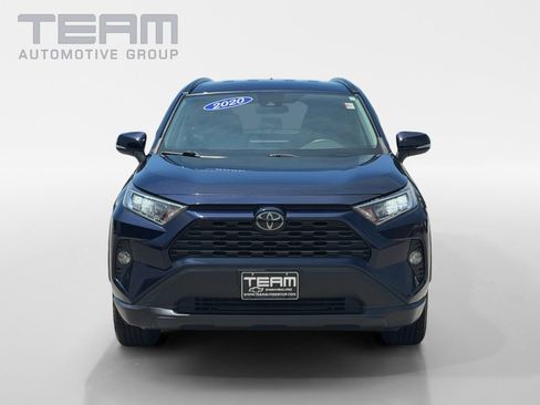 Used 2020 Toyota RAV4 XLE FWD image 2