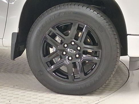 Used 2025 Chevrolet Silverado 1500 RST w/ Dark Appearance Package AWD/4WD image 13