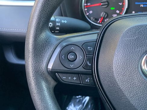 Used 2022 Toyota RAV4 LE image 22