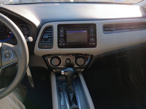 Used 2017 Honda HR-V LX image 18