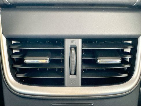 Used 2025 Subaru Outback Premium AWD/4WD image 33