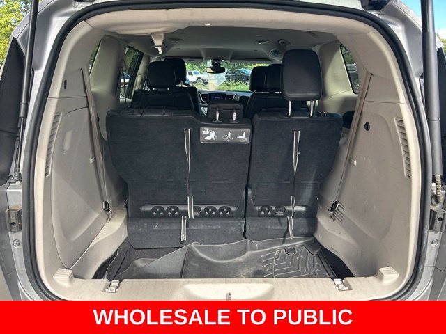 Used 2017 Chrysler Pacifica Touring-L FWD image 34