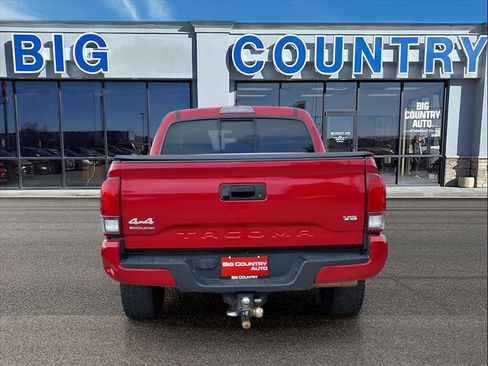 Used 2022 Toyota Tacoma SR image 3