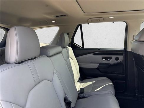 Used 2023 Honda Pilot Touring image 18
