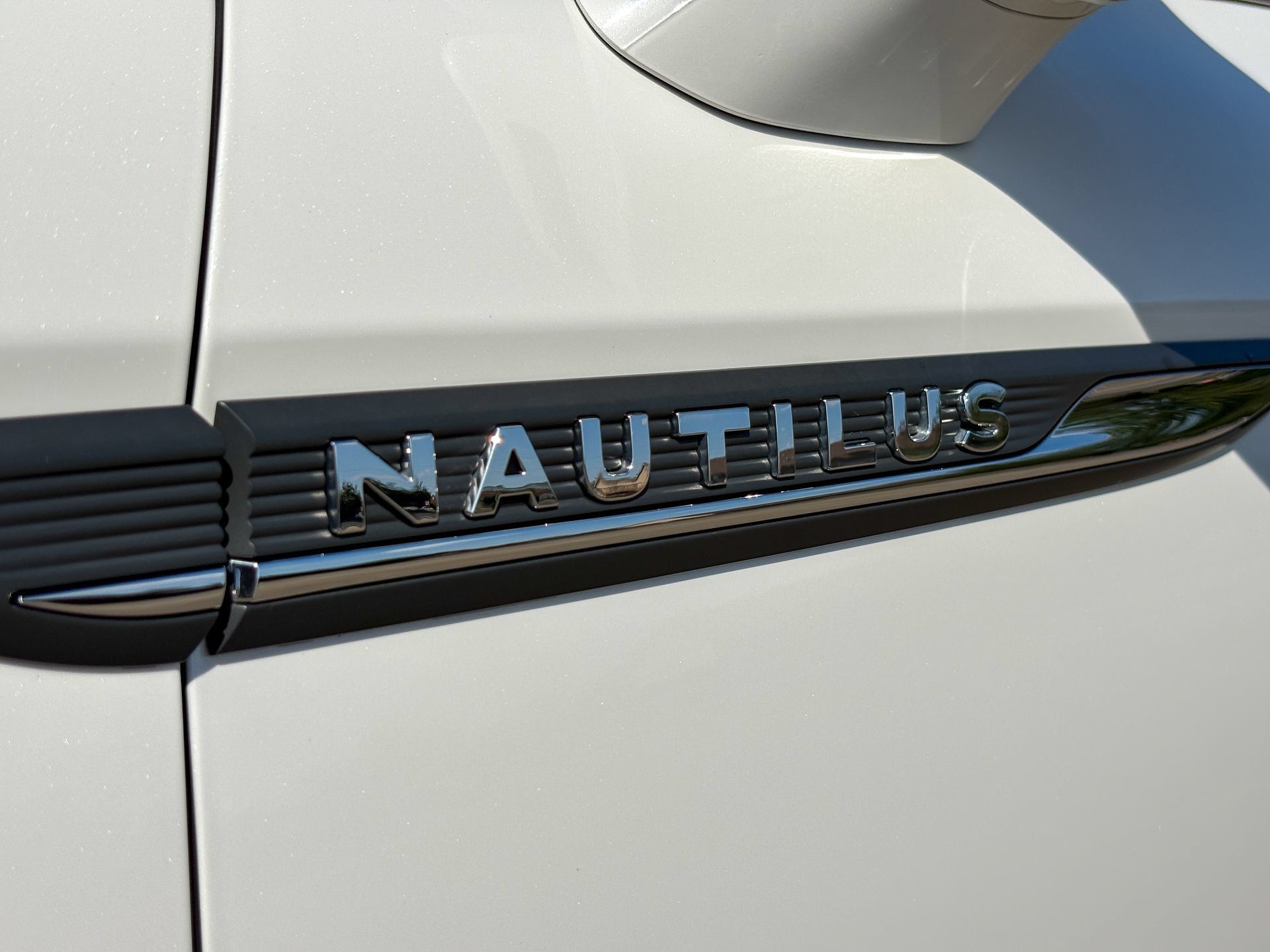 Used 2020 Lincoln Nautilus Reserve w/ Equipment Group 201A FWD image 7