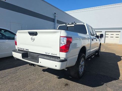 Used 2024 Nissan Titan SV w/ SV Convenience Package image 9
