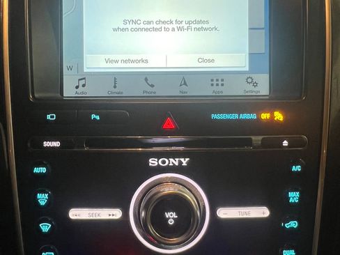 Used 2018 Ford Explorer Limited image 15