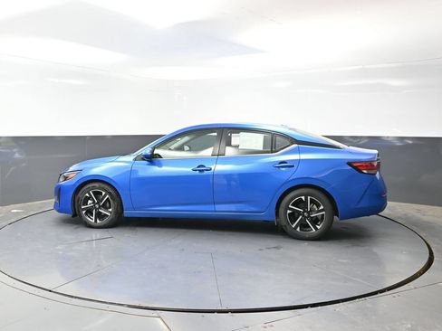 Used 2024 Nissan Sentra SV FWD image 11