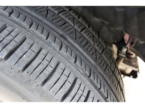 Used 2023 Jeep Grand Cherokee L Limited w/ Luxury Tech Group II image 32