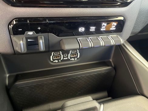 New 2022 RAM 2500 Big Horn w/ Level C Equiment Group image 45