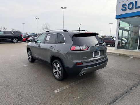 Used 2020 Jeep Cherokee Limited image 3