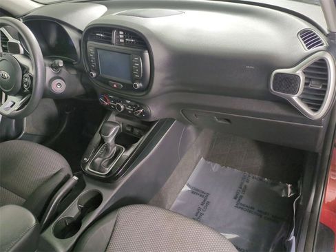 Used 2021 Kia Soul LX image 27