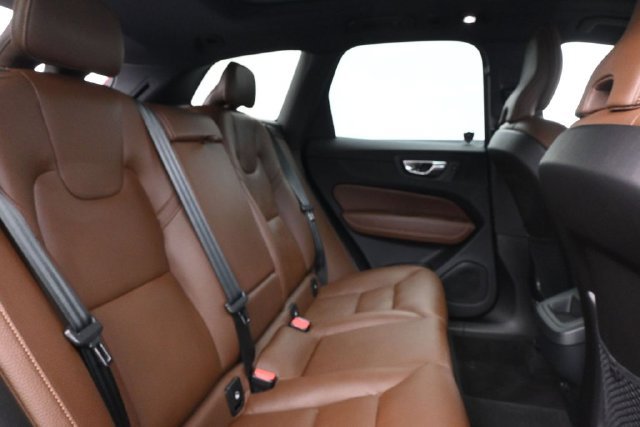 Used 2023 Volvo XC60 B5 Plus w/ Climate Package AWD/4WD image 31