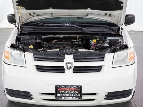 Used 2010 Dodge Grand Caravan SE w/ Climate Group FWD image 3