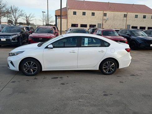 Used 2024 Kia Forte LXS image 2