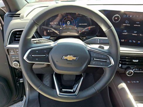 New 2026 Chevrolet Suburban Premier w/ Sun And Tow Package AWD/4WD image 13