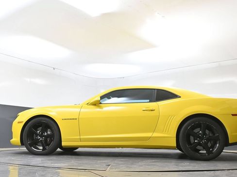Used 2015 Chevrolet Camaro SS RWD image 22