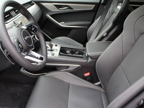 New 2026 Jaguar F-PACE R-Dynamic S image 18