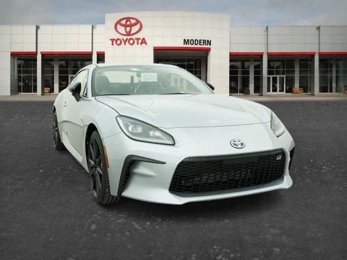 Used 2026 Toyota GR86 Premium w/ Performance Package RWD image 13