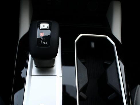 New 2025 Mitsubishi Outlander SE image 23