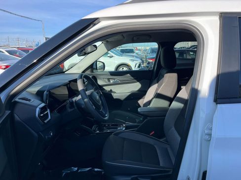 Used 2025 Chevrolet TrailBlazer LT image 25