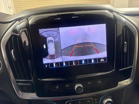 Used 2020 Chevrolet Traverse RS FWD image 38