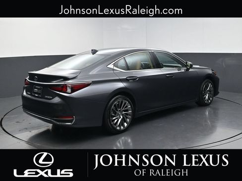 Certified 2025 Lexus ES 300h Ultra Luxury FWD image 9