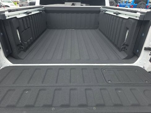 Used 2025 RAM 1500 Limited AWD/4WD image 17