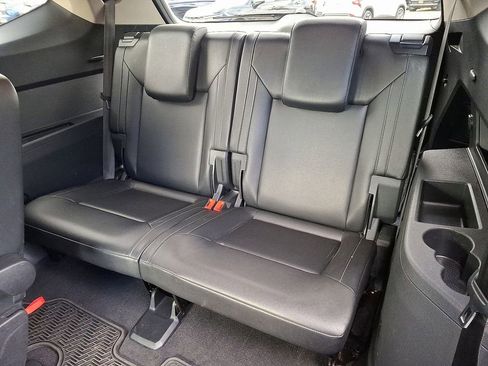 Used 2019 Volkswagen Atlas SE w/ Towing Package image 11