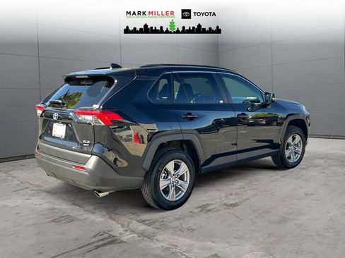 Used 2025 Toyota RAV4 XLE image 5