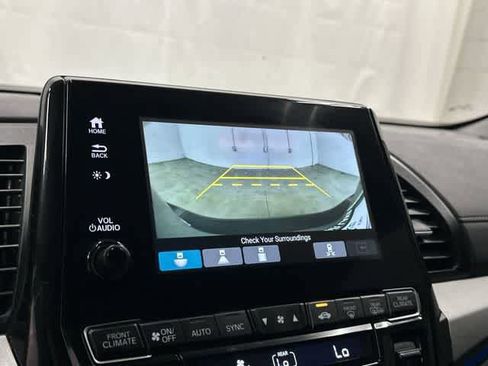 Certified 2024 Honda Odyssey Touring image 23