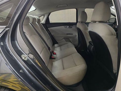 Used 2019 Kia Forte LXS image 13