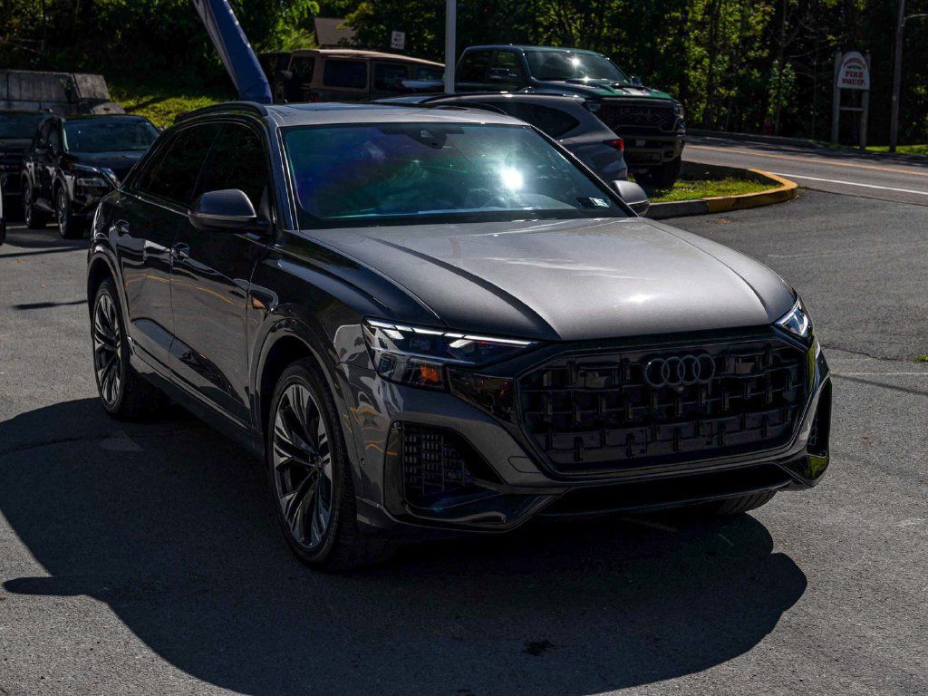 Used 2025 Audi Q8 Premium Plus AWD/4WD image 3