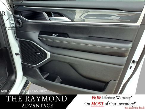 Used 2023 Jeep Wagoneer 4WD image 10