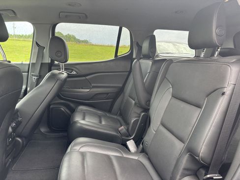 Used 2018 GMC Acadia SLT image 17