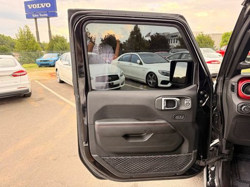 Used 2021 Jeep Wrangler Unlimited Rubicon AWD/4WD image 16