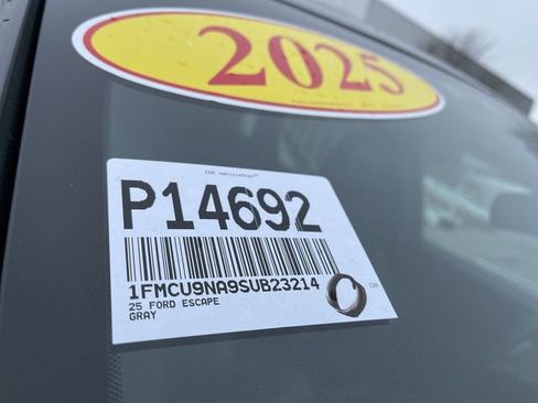 Used 2025 Ford Escape ST-Line Select image 24