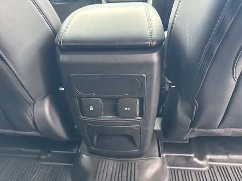 Used 2023 Ford Explorer XLT w/ Equipment Group 202A image 14