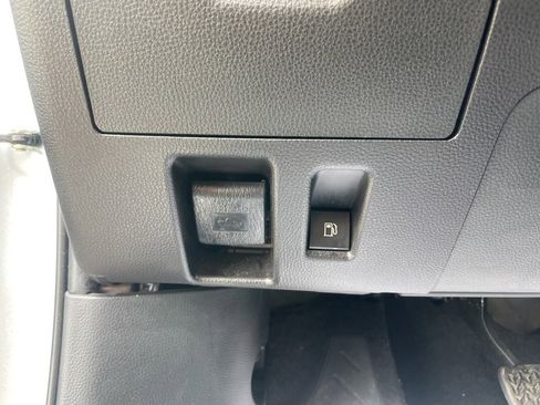 Used 2024 Toyota Highlander XLE image 18