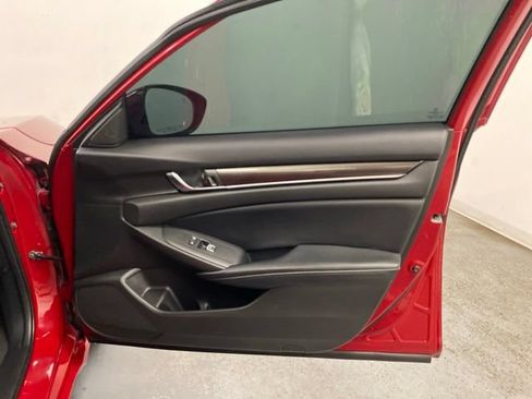 Used 2018 Honda Accord Sport image 26