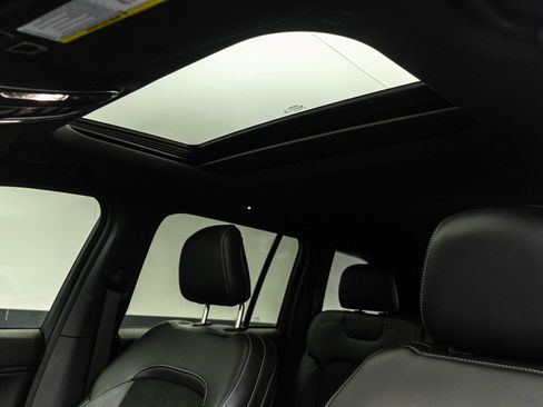 Used 2023 Jeep Grand Cherokee Altitude image 30